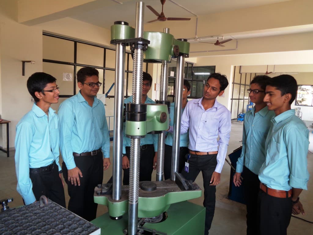 Shree Dhanvantary College of Engineering and Technology Surat Campus photo 15